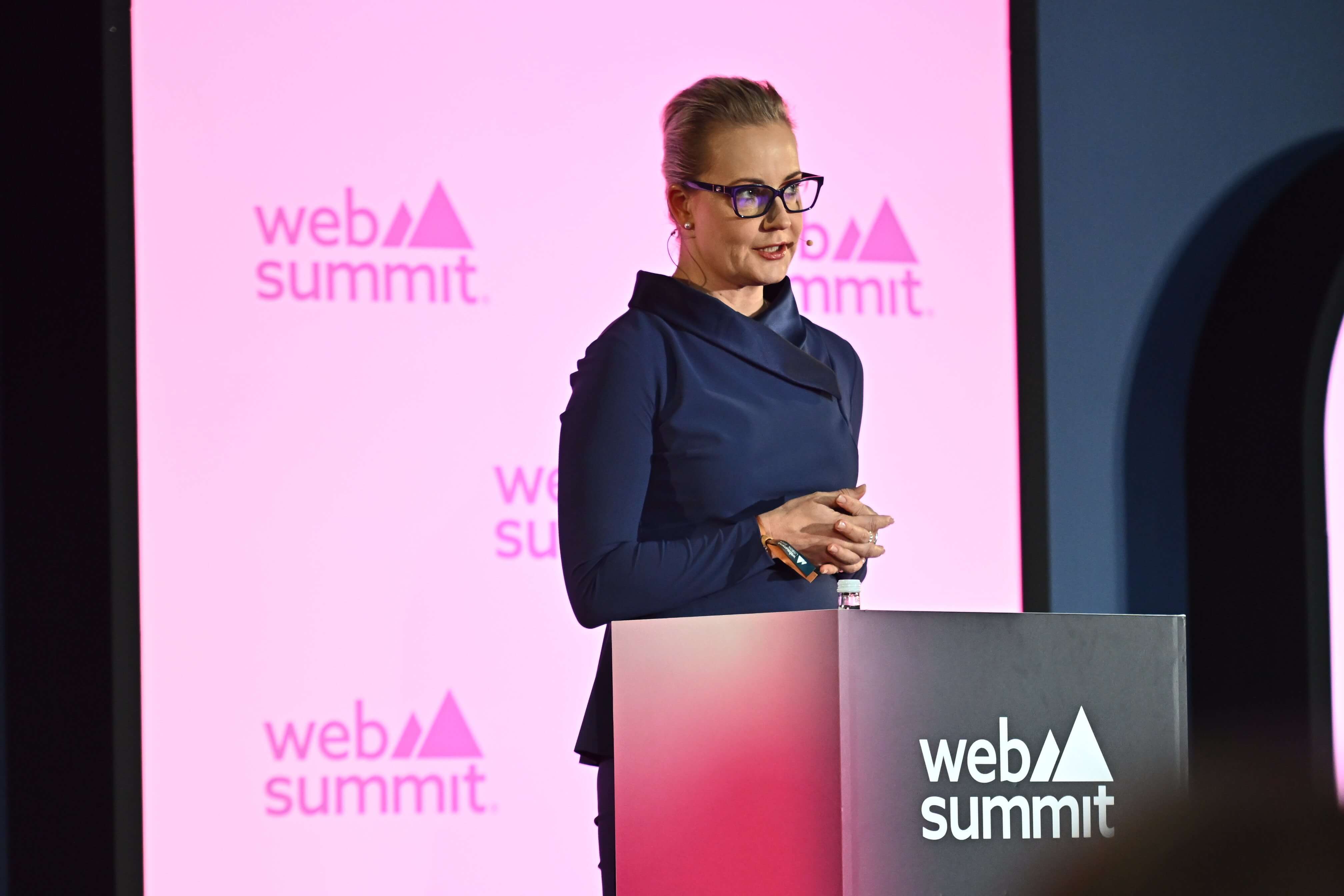 Юлия Навальная выступила с большой речью на IT‑конференции Web Summit. Публикуем текстовую версию 